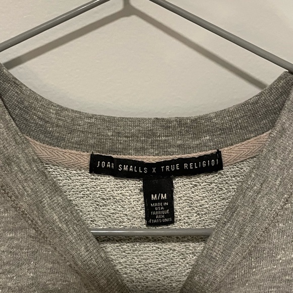 True Religion x Joan Smalls Half Sleeve Grey Sweater Pullover Size Medium - Picture 3 of 5